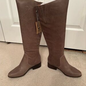 Elegant Taupe Heeled Boots